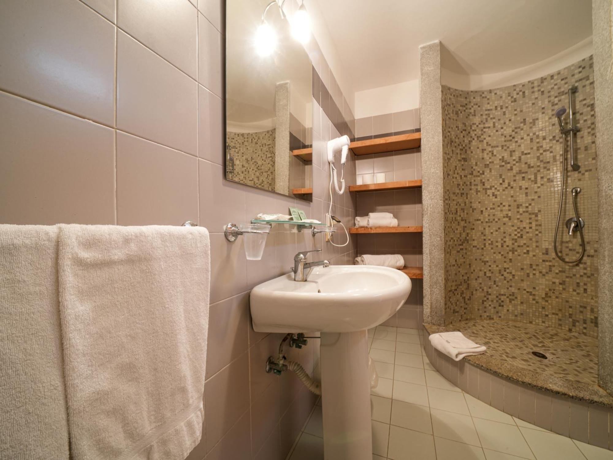 Le Tonnare Di Stintino - Beach Resort Экстерьер фото